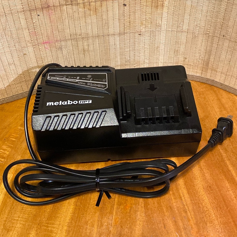 Metabo HPT Li-ion 14.4v-18v battery charger with cooling system